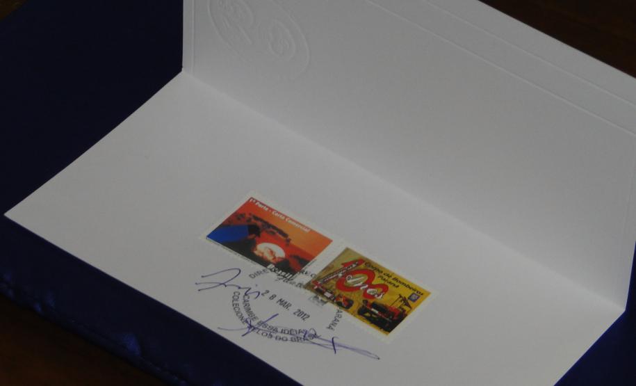 Selo comemorativo aos 100 anos.