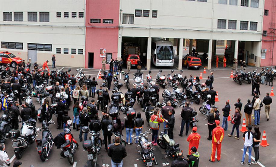 Passeio Motociclístico abre as comemorações aos 104 anos do Corpo de Bombeiros do Paraná