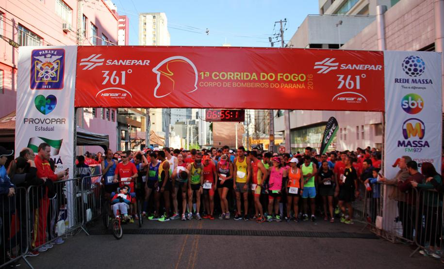 Curitiba, 12 de Novembro de 2016.  1° Corrida do Fogo, do Corpo de Bombeiros do Paraná.
