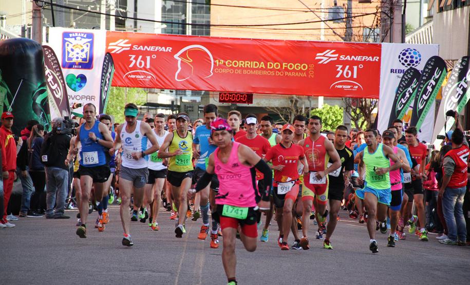 Curitiba, 12 de Novembro de 2016.  1° Corrida do Fogo, do Corpo de Bombeiros do Paraná.