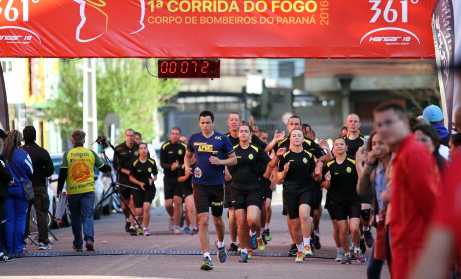 Curitiba, 12 de Novembro de 2016.  1° Corrida do Fogo, do Corpo de Bombeiros do Paraná.