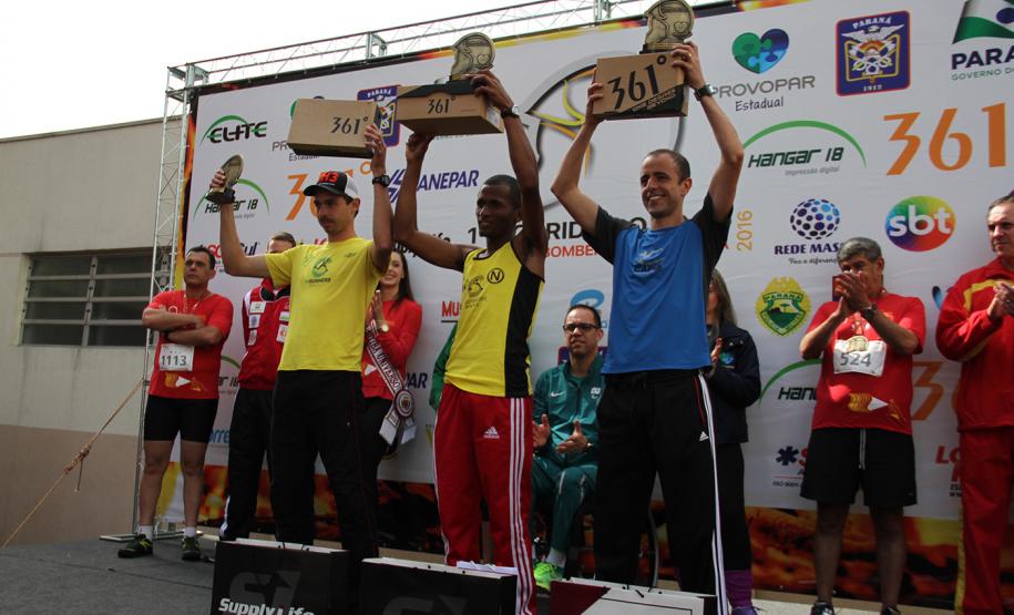 Curitiba, 12 de Novembro de 2016.  1° Corrida do Fogo, do Corpo de Bombeiros do Paraná.