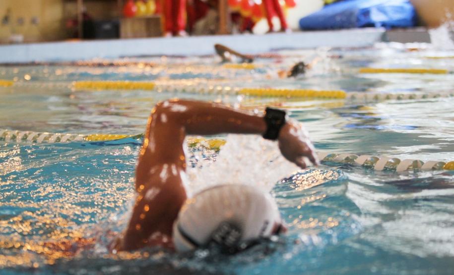 Corpo de Bombeiros promove a 1ª Maratona Aquática em comemoração aos seus 104 anos de existência e arrecada 796 quilos de alimentos