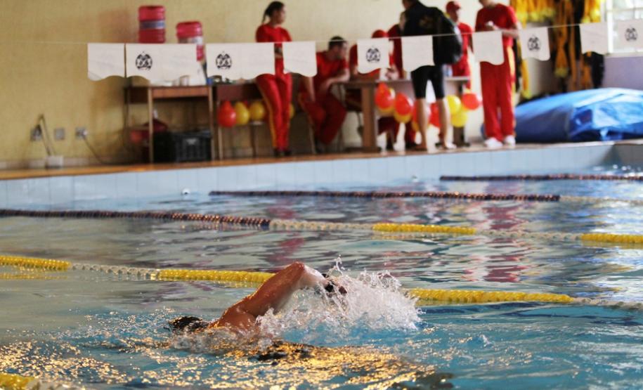 Corpo de Bombeiros promove a 1ª Maratona Aquática em comemoração aos seus 104 anos de existência e arrecada 796 quilos de alimentos