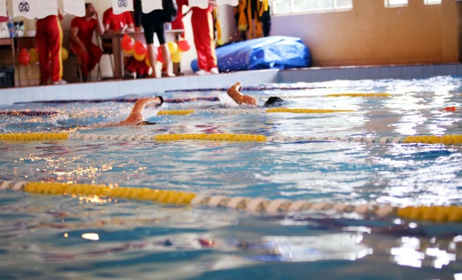 Corpo de Bombeiros promove a 1ª Maratona Aquática em comemoração aos seus 104 anos de existência e arrecada 796 quilos de alimentos