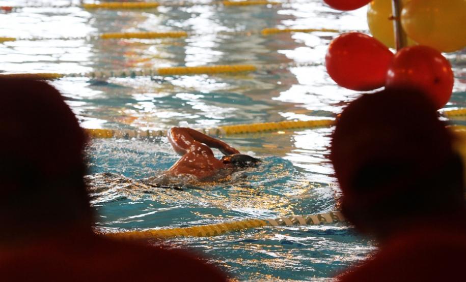 Corpo de Bombeiros promove a 1ª Maratona Aquática em comemoração aos seus 104 anos de existência e arrecada 796 quilos de alimentos