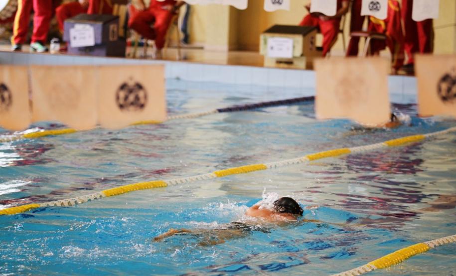 Corpo de Bombeiros promove a 1ª Maratona Aquática em comemoração aos seus 104 anos de existência e arrecada 796 quilos de alimentos