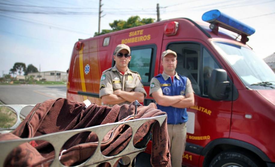 Bombeiros agem rapidamente para salvar recém-nascida abandonada em lixeira no município de Pinhais (PR)