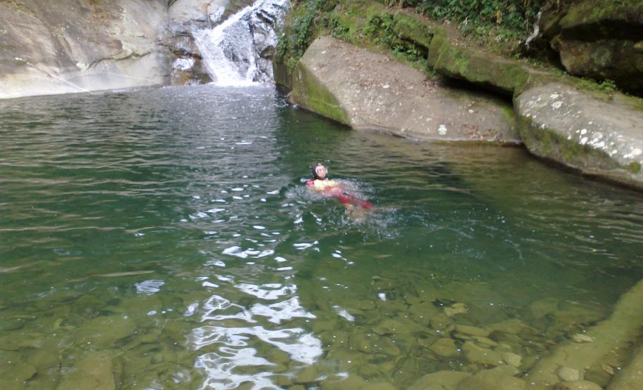 Durante a busca na cachoeira quintilha