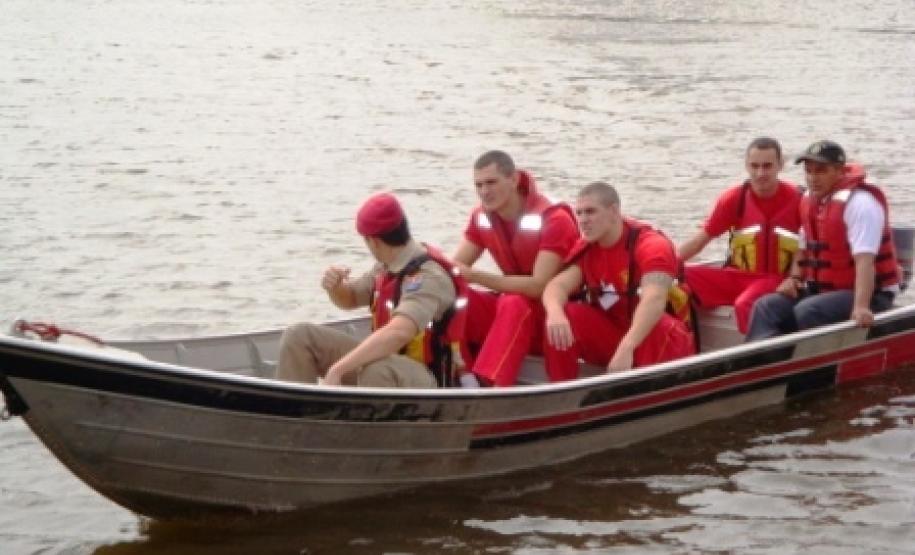 Militares participam de curso para tripulantes
