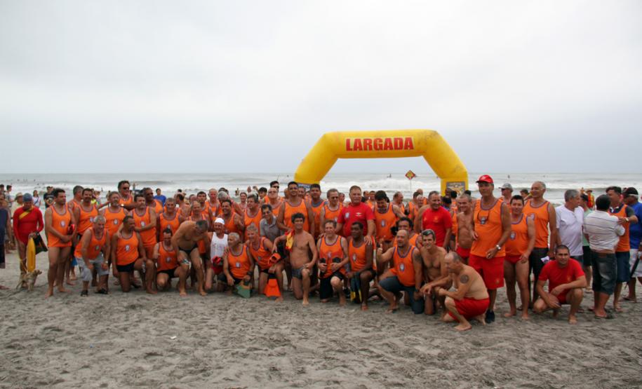 07-01-2017 Travessia Anual dos Bombeiros Veteranos em Guaratuba.