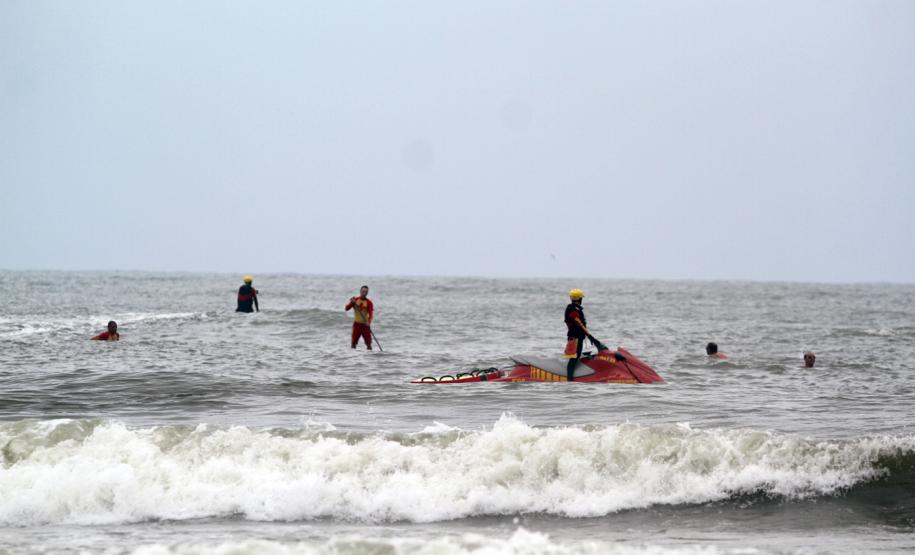 07-01-2017 Travessia Anual dos Bombeiros Veteranos em Guaratuba.
