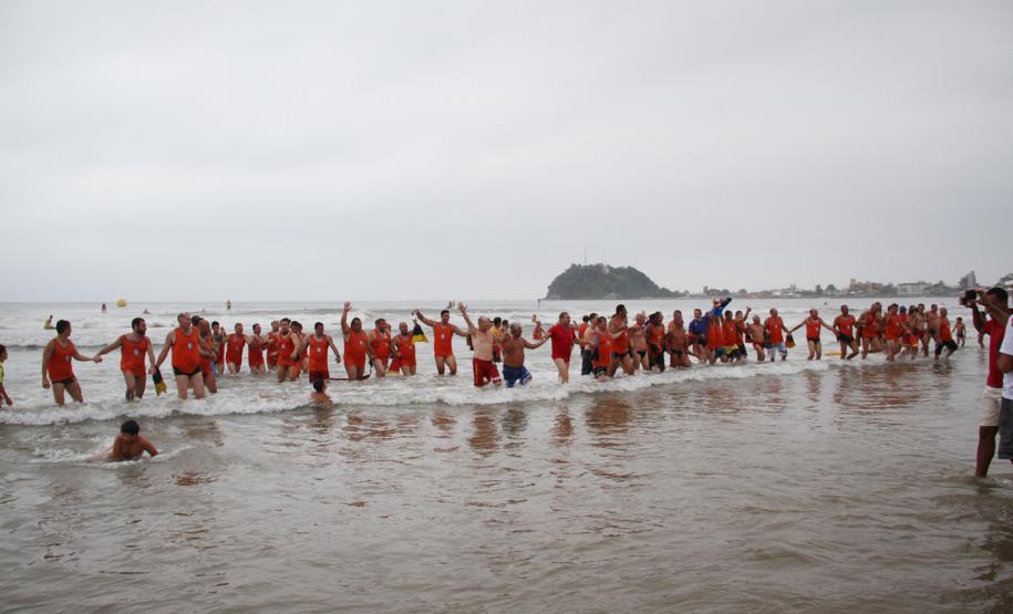 07-01-2017 Travessia Anual dos Bombeiros Veteranos em Guaratuba.