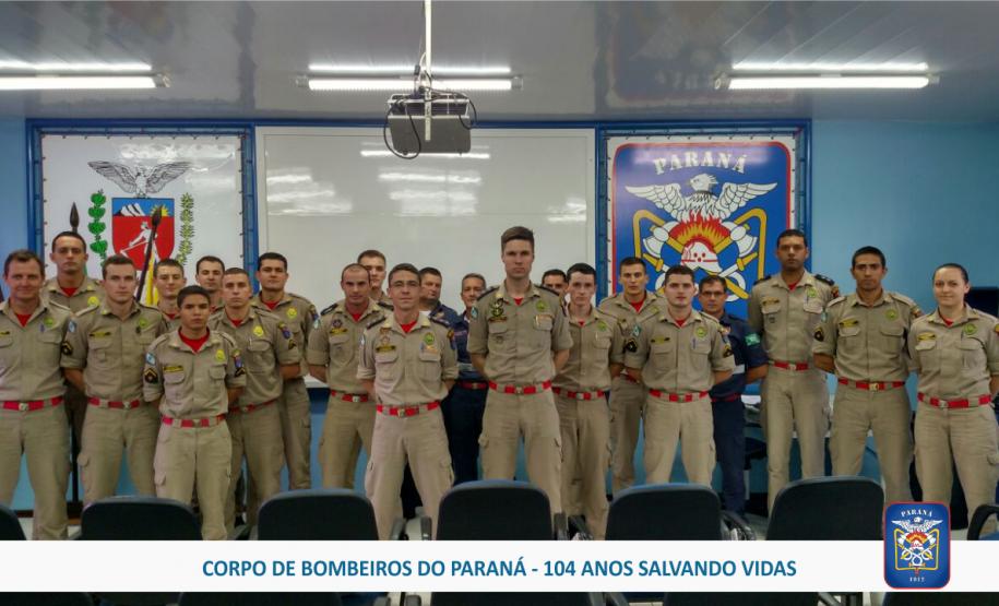 Bombeiros realizam treinamento de atendimento e despacho de ocorrências