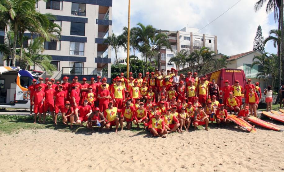 Guarda-vidas se reúnem para a 20ª edição do Troféu Elite do Corpo de Bombeiros no Litoral do estado Guarda-vidas se reúnem para a 20ª edição do Troféu Elite do Corpo de Bombeiros no Litoral do estado