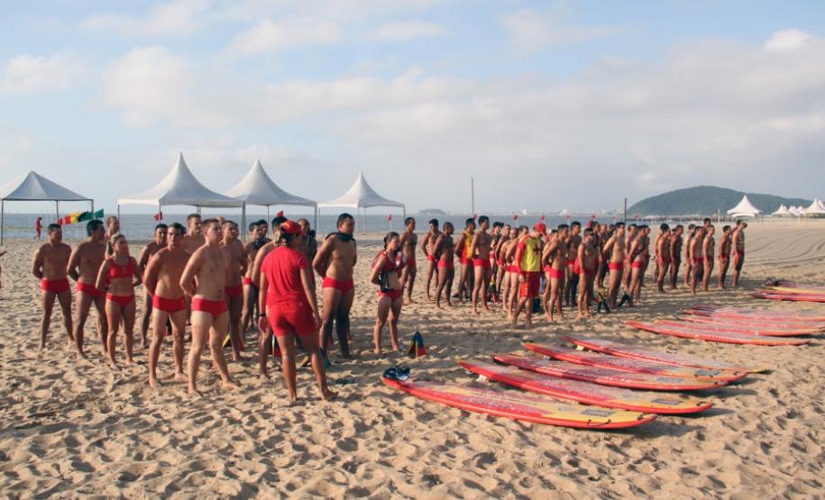 Guarda-vidas se reúnem para a 20ª edição do Troféu Elite do Corpo de Bombeiros no Litoral do estado