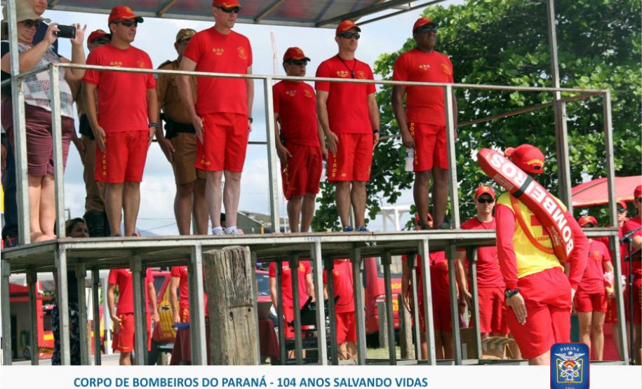30 novos guarda-vidas do Corpo de Bombeiros se formam durante evento em Matinhos (PR), Litoral do estado