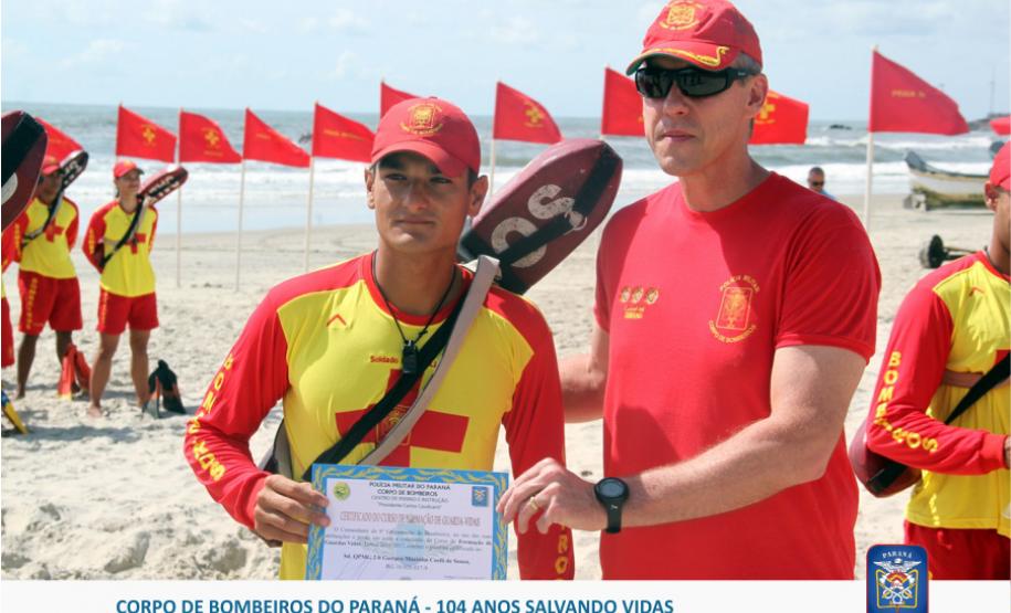 30 novos guarda-vidas do Corpo de Bombeiros se formam durante evento em Matinhos (PR), Litoral do estado
