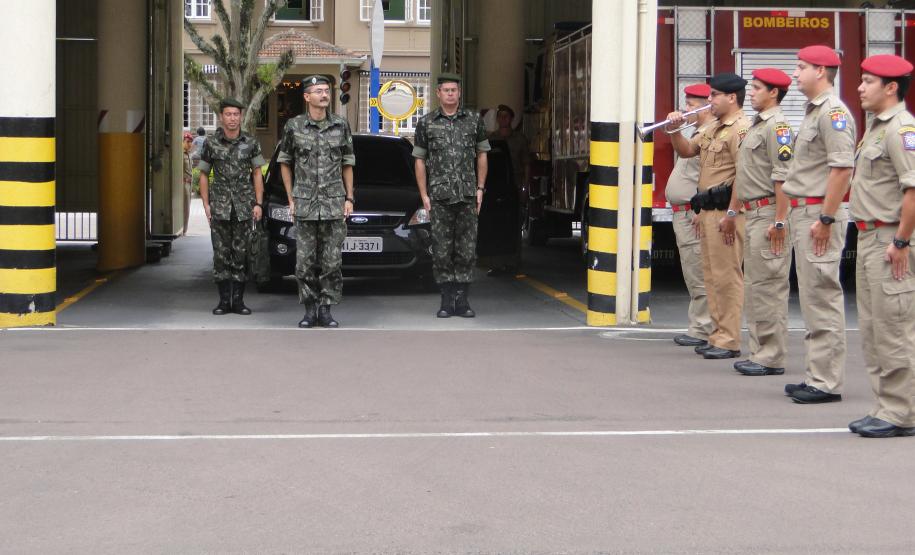 Visista do Comandante da Artilharia Divisionária da 5º Divisão de Exército ao CCB