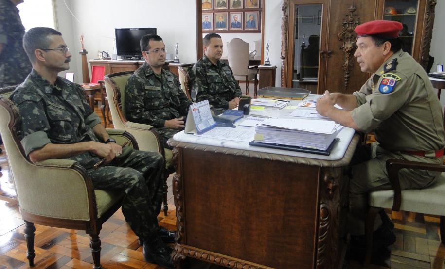 Visita do Comandante da Artilharia Divisionário da 5º Divisão de Exército ao CCB