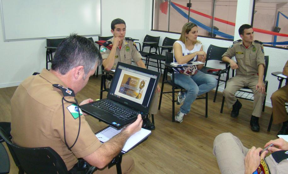 Corpo de Bombeiros realiza reunião para missa do centenário