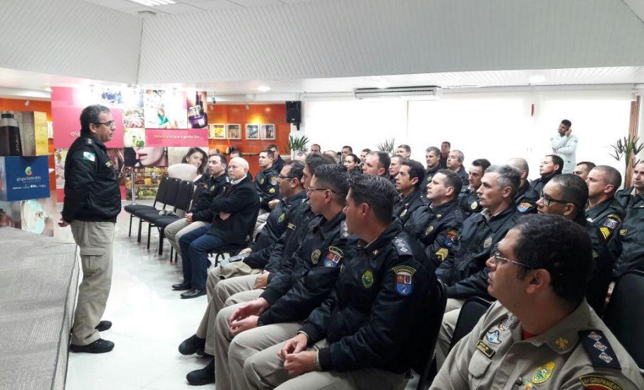 Bombeiros realizam aula inaugural do Curso de Prevenção e Combate a Incêndio Florestal