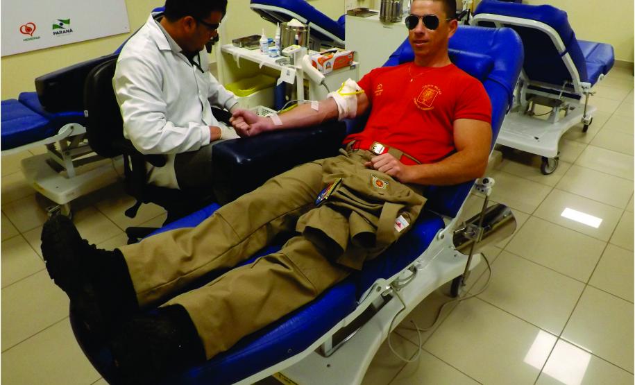 Bombeiros do 1º Grupamento de Bombeiros realizam doação de sangue