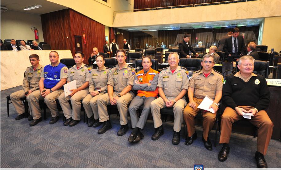 Corpo de Bombeiros realiza entrega de Certificado de Vistoria a Assembleia Legislativa do Paraná