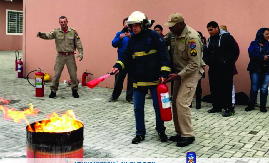 Bombeiros realizam atividades no Programa Estadual de Brigada Escolar, Defesa Civil na Escola