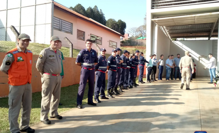 Entrega de materiais em São Jorge D’Oeste