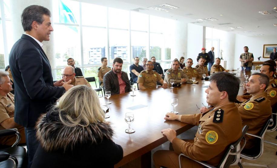 Governador Beto Richa assina decreto de promoção