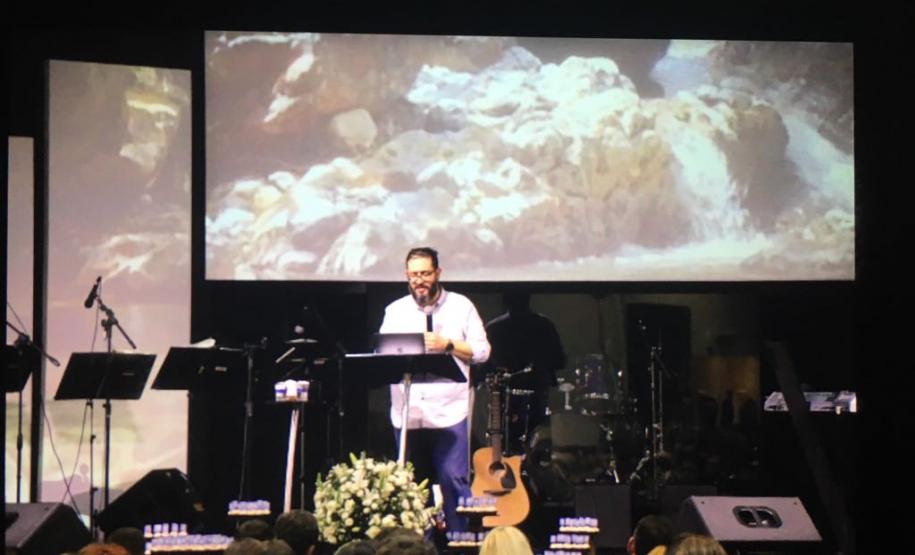 Comunidade Alcance recebe bombeiros militares para culto em ações de graça aos 105 anos do Corpo de Bombeiros