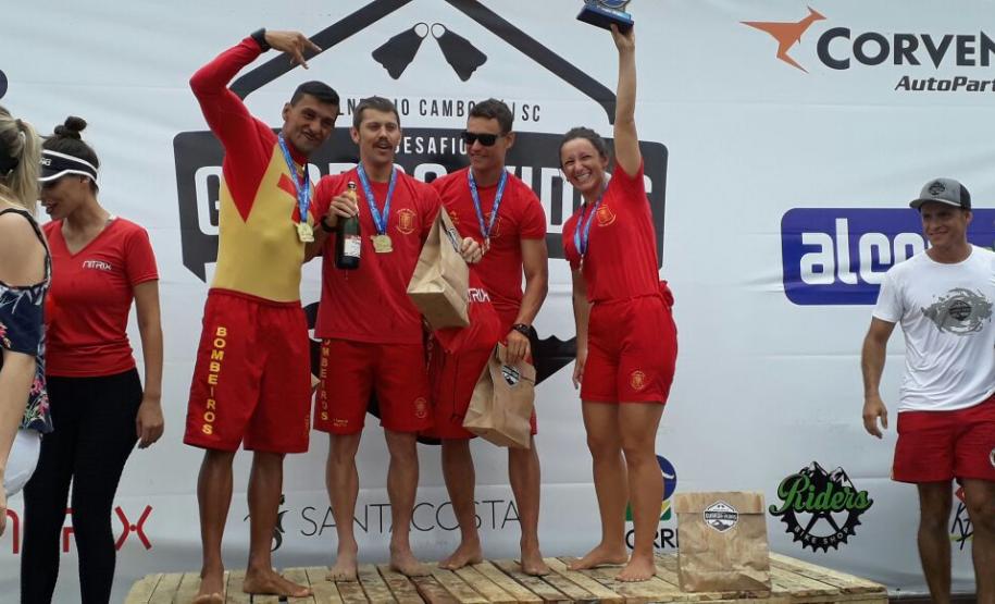 Dia do Guarda-vidas é comemorado com competição em Balneário Camboriú