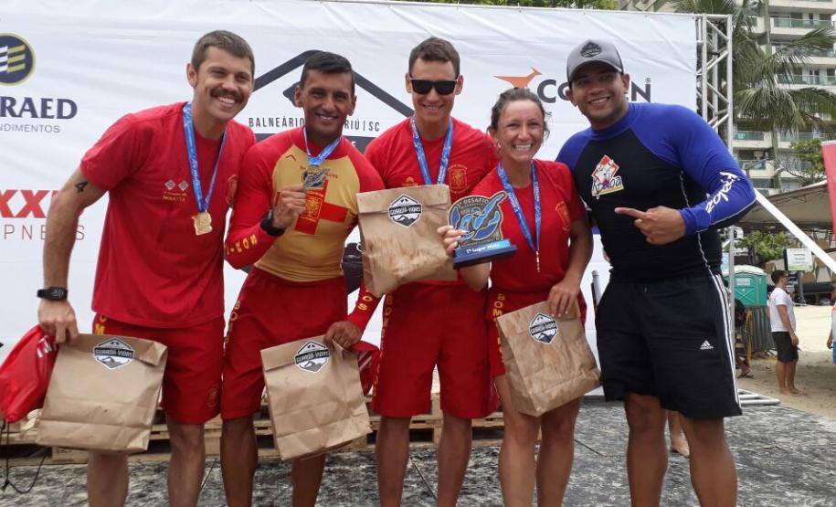 Dia do Guarda-vidas é comemorado com competição em Balneário Camboriú