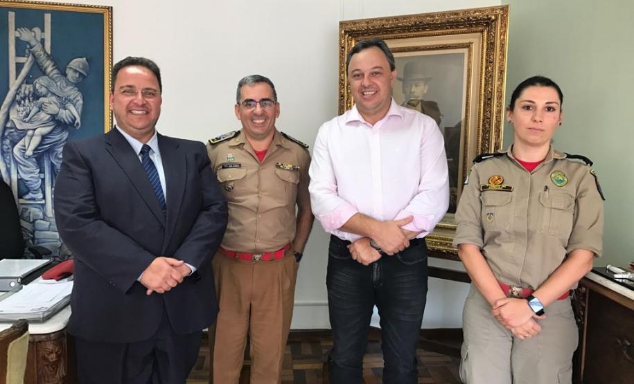 Reunião aborda militarização do Posto de Bombeiros de Campina Grande do Sul