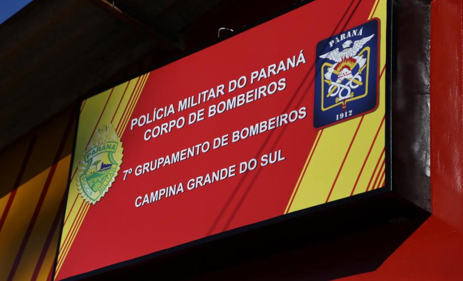 O município de Campina Grande do Sul, Região Metropolitana de Curitiba, conta agora com um grupamento do Corpo de Bombeiros. A governadora Cida Borghetti participou nesta quinta-feira (28) da solenidade oficial de inauguração do quartel. Campina Grande do Sul, 28/06/2018.Foto: José Fernando Ogura/ANPr