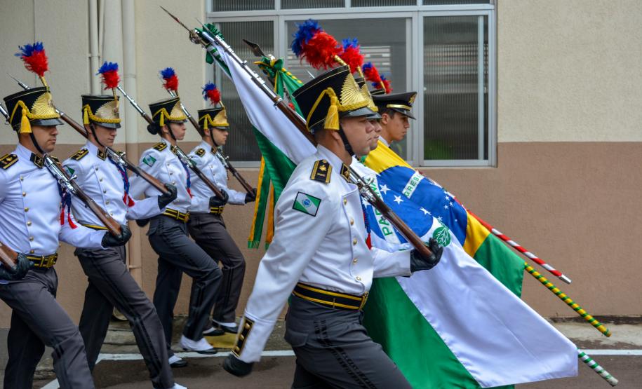 Aniversário do Corpo de Bombeiros é comemorado com solenidade militar, eventos religiosos e esportivos