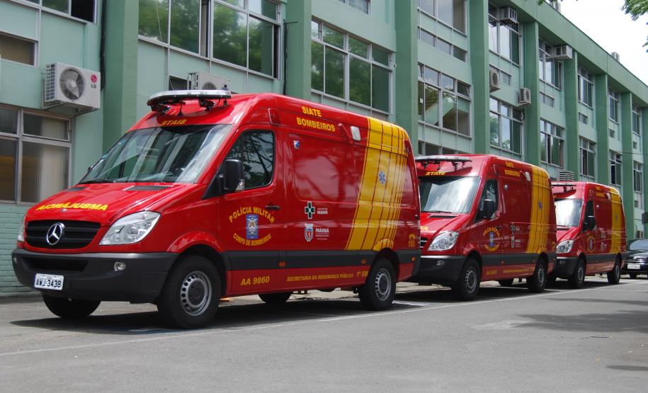 Entrega de ambulâncias