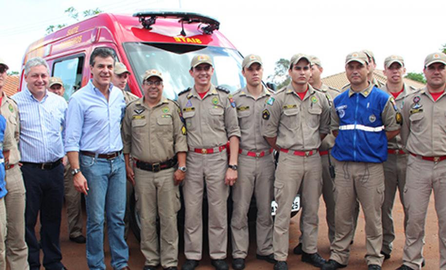 5º GB – Governador entrega ambulâncias – Campo Mourão