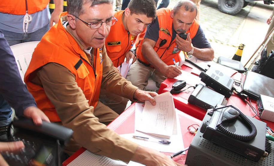 12.11.2011, Simulado de preparação para desastres, feito Pela Defesa Civil  e Corpo de Bombeiros  e outros orgãos.