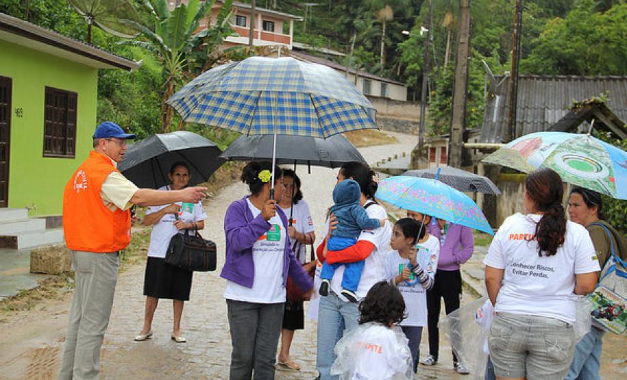 12.11.2011, Simulado de preparação para desastres, feito Pela Defesa Civil  e Corpo de Bombeiros  e outros orgãos.