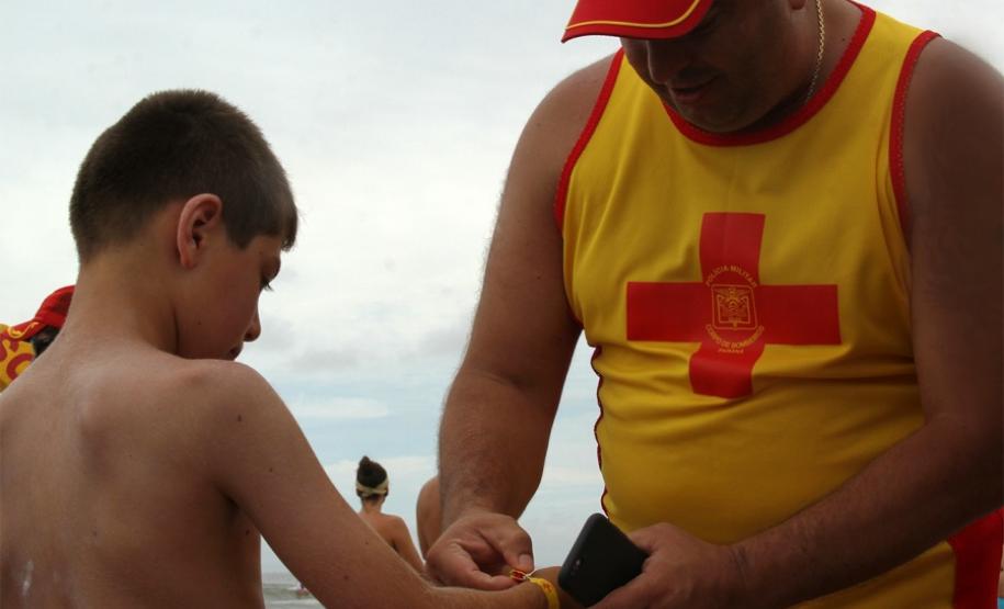 Secretário Francischini conversa com guarda-vidas no litoral e assume compromisso de pedir celeridade para Anteprojeto que melhora carreira das praças