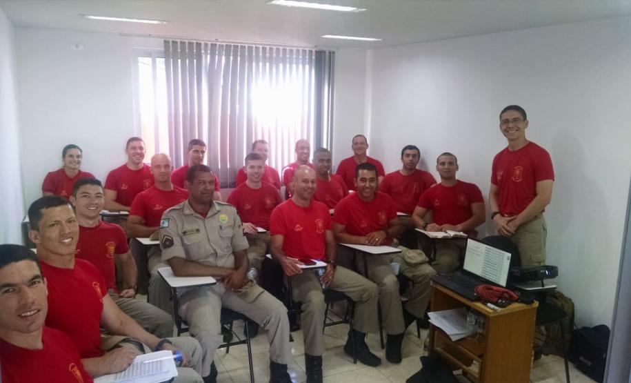 Bombeiros realizam instrução de nivelamento com os setores de Prevenção de Incêndios