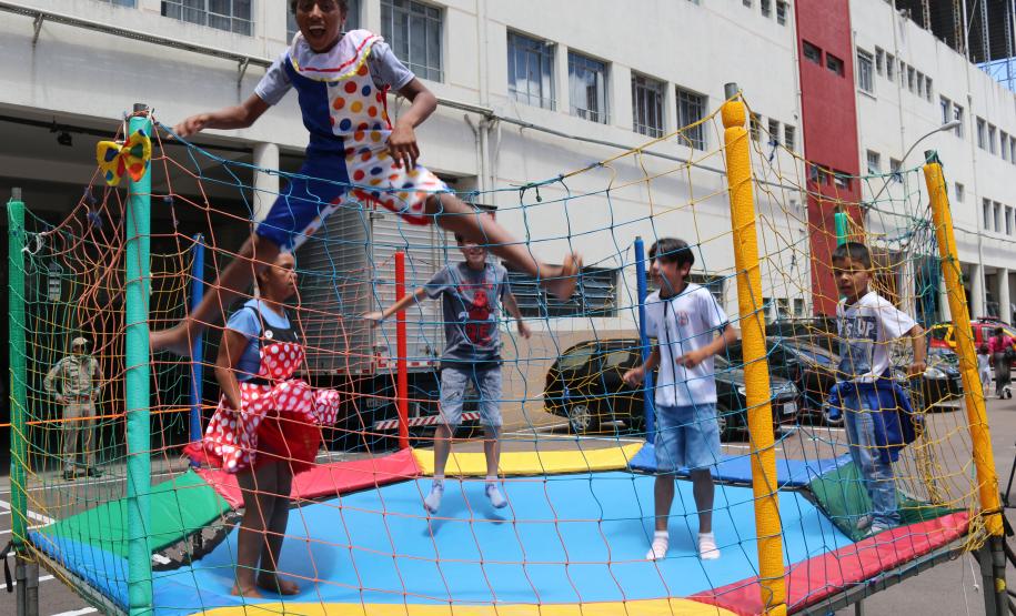 Bombeiros proporcionam Natal diferenciado para 150 crianças