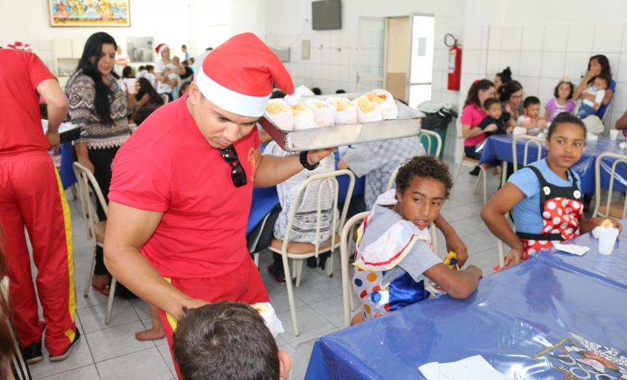 Bombeiros proporcionam Natal diferenciado para 150 crianças