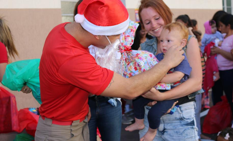 Bombeiros proporcionam Natal diferenciado para 150 crianças