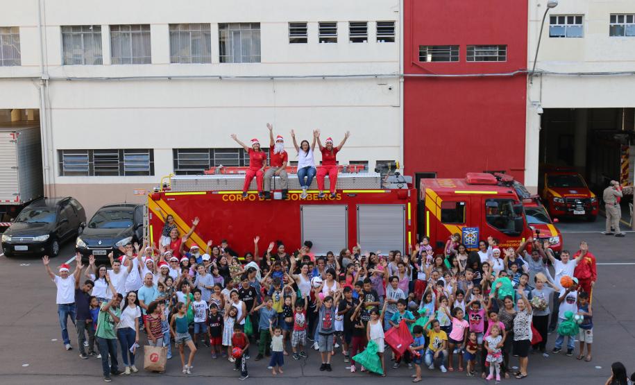 Bombeiros proporcionam Natal diferenciado para 150 crianças