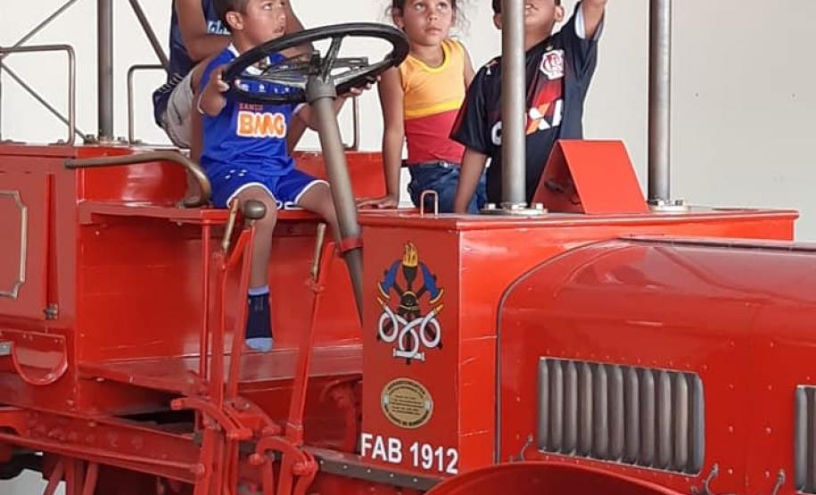 Bombeiros proporcionam Natal diferenciado para 150 crianças