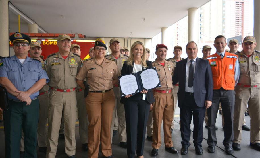 Na manhã de segunda-feira (03), a Governadora Cida Borghetti assinou o decreto que regulamenta a lei nº 19.449, de 5 de abril de 2018.