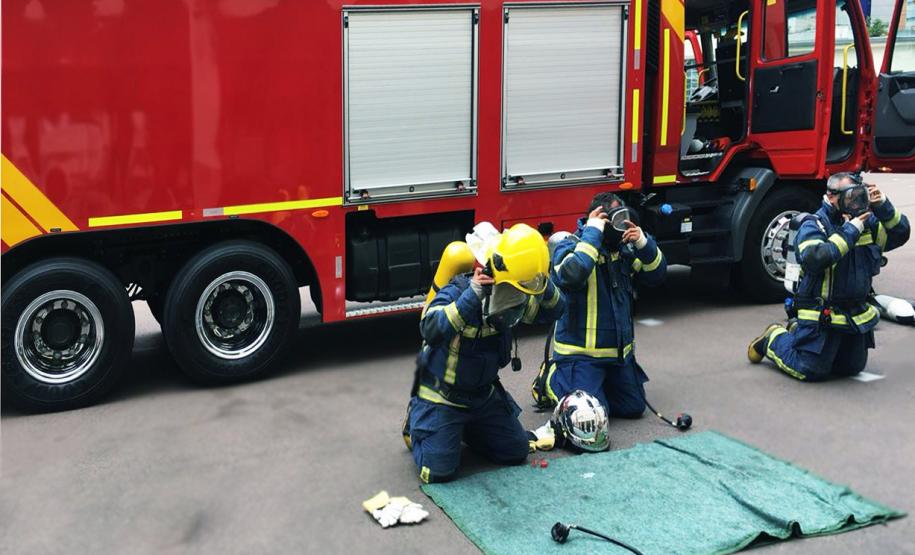 Bombeiros realização atualização em combate a incêndio